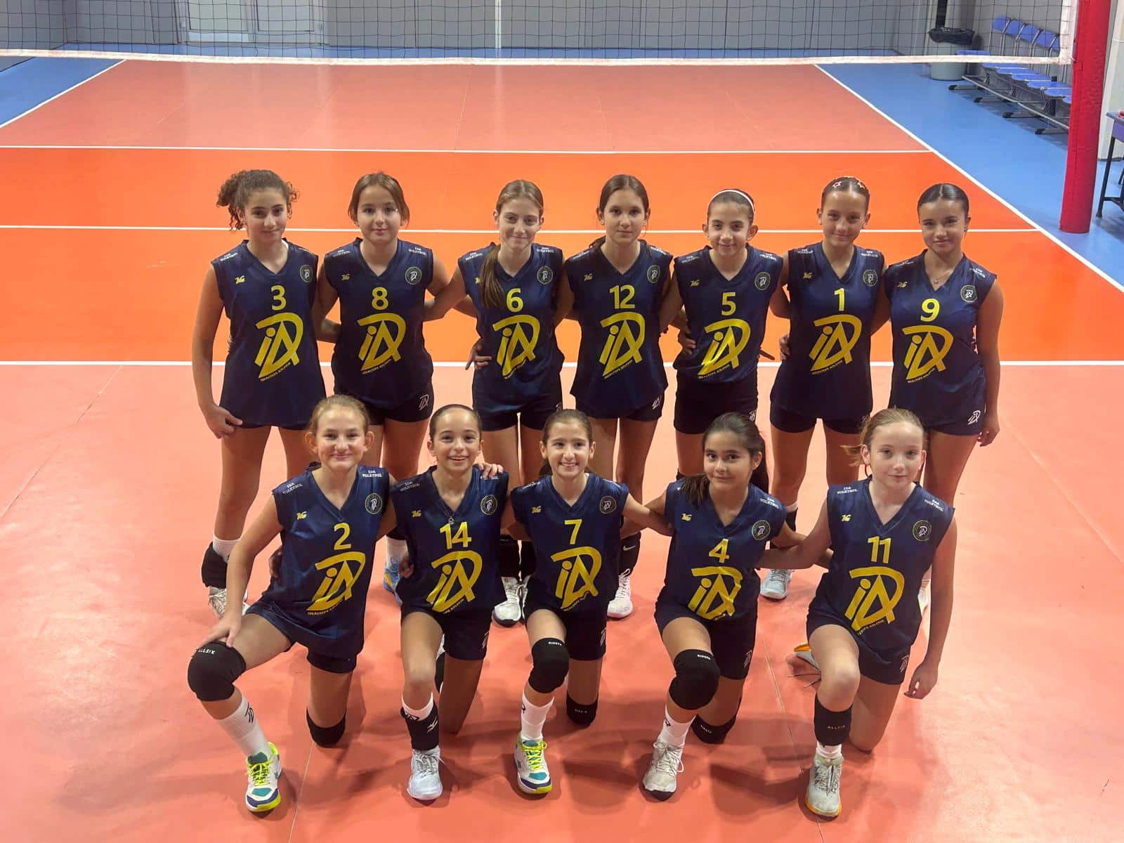 İda Voleybol Spor Kulübü takım fotoğrafı